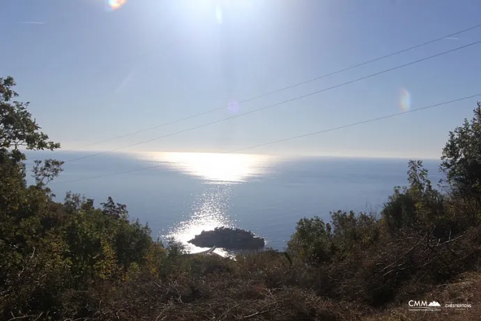 Grundstück mit Blick auf Sveti Stefan in Budva