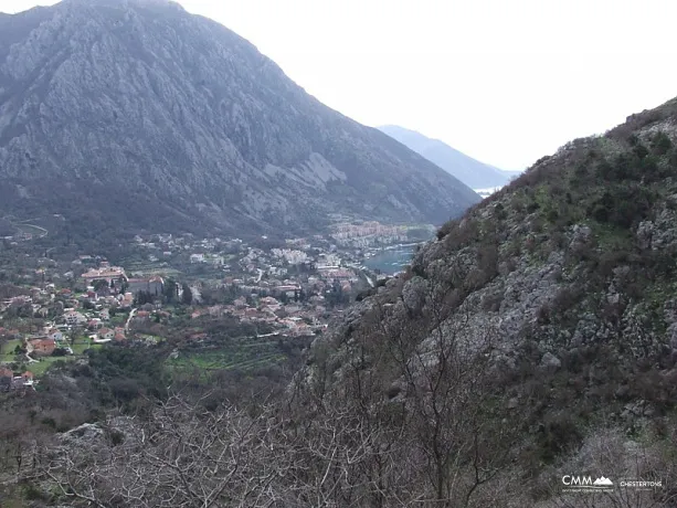 Grundstück an der Riviera von Kotor