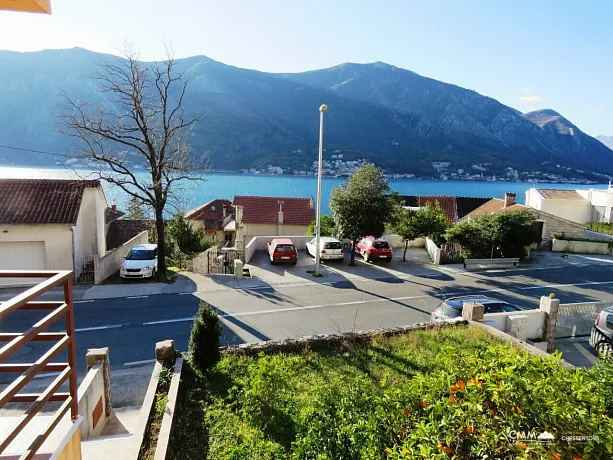 Haus mit herrlichem Meerblick in Dobrota