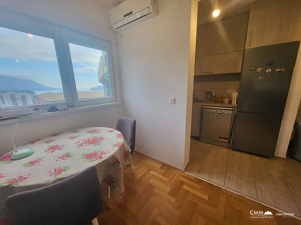 Geräumige Wohnung in Budva mit Meerblick