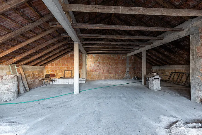 ZU VERKAUFEN: HAUS 270 m² – EINZIGARTIGE GELEGENHEIT IN PRČANJ!