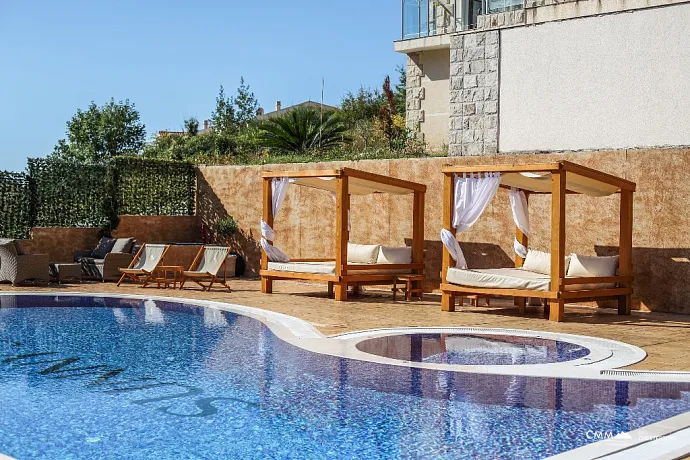 Möblierte Meerblick-Wohnung – 43 m² | 5★ Wohnanlage in Bečići mit Premium-Ausstattung