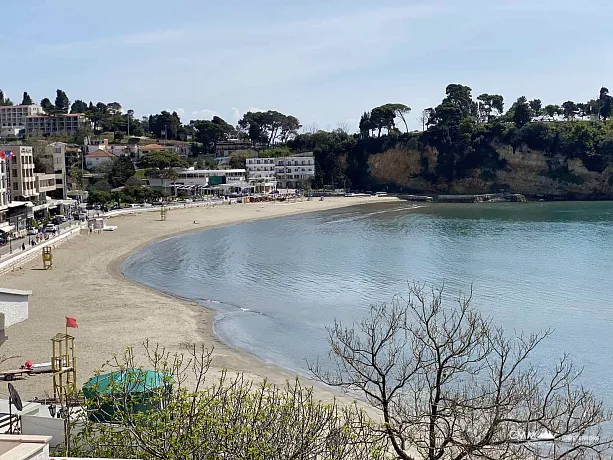 Haus nur 50 Meter vom Meer entfernt in Ulcinj