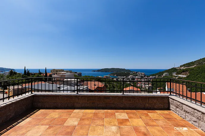 Villa mit Meerblick in Becici