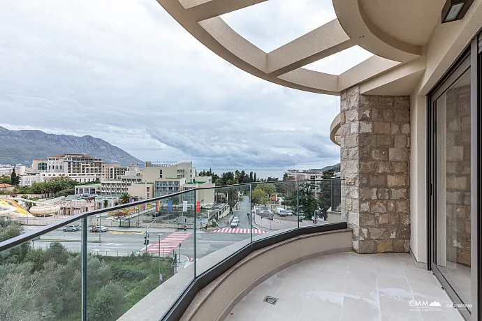 Komplex in Bečići in der Nähe des Meeres