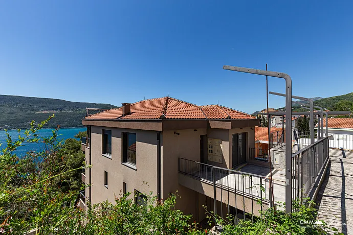 Ausgezeichnete Villa im Zentrum von Herceg Novi