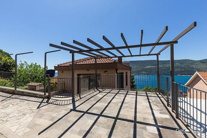 Ausgezeichnete Villa im Zentrum von Herceg Novi