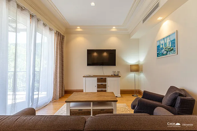 Luxuriöse Ein-Zimmer-Wohnung mit Meerblick in Porto Montenegro