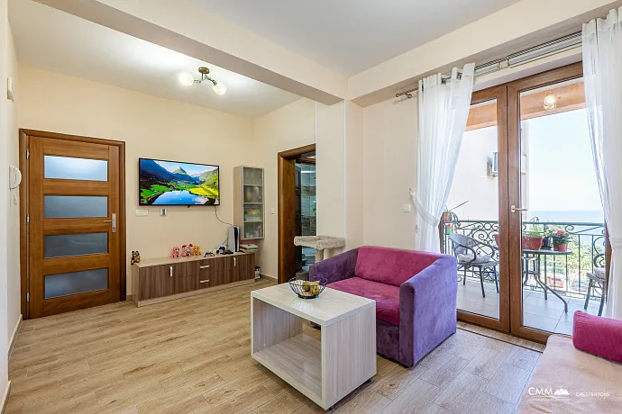 Zwei-Zimmer-Wohnung mit Meerblick.