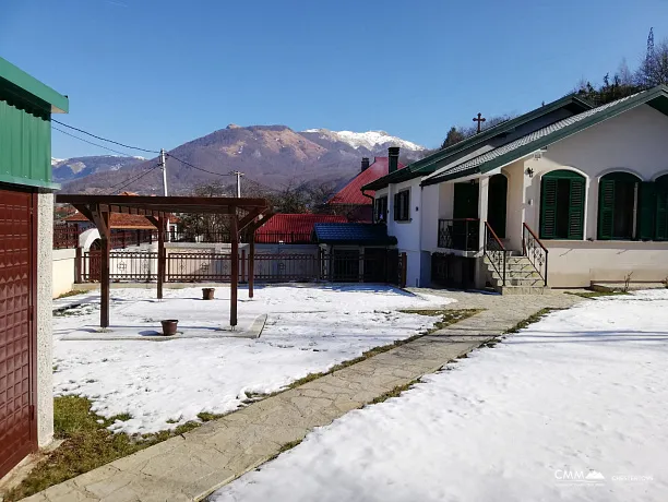 Dreistöckiges Haus in einem Bergparadies in Kolasin