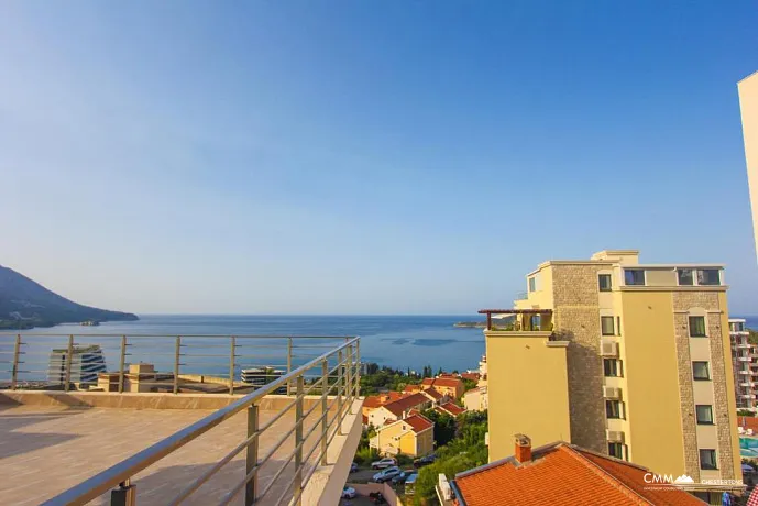 Für den Verkauf von Penthouse in Bechichi mit einem Panorama -Meerblick