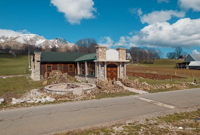 Zu verkaufen oder zu vermieten — Neues Restaurant in Žabljak