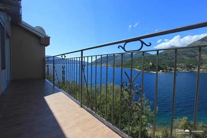 Gemütliche Villa mit Meerblick in Lepetani