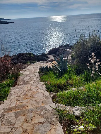 Luxuriöses Haus in Utjeha mit Swimmingpool und Panoramablick auf das Meer