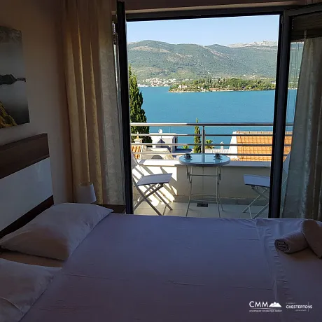Zweizimmerwohnung mit Meerblick, 60 m vom Strand entfernt – Tivat