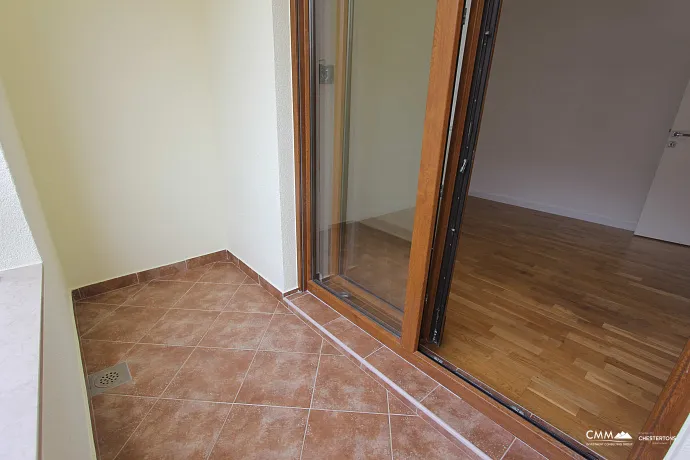 Wohnung in einem neuen Haus in Budva