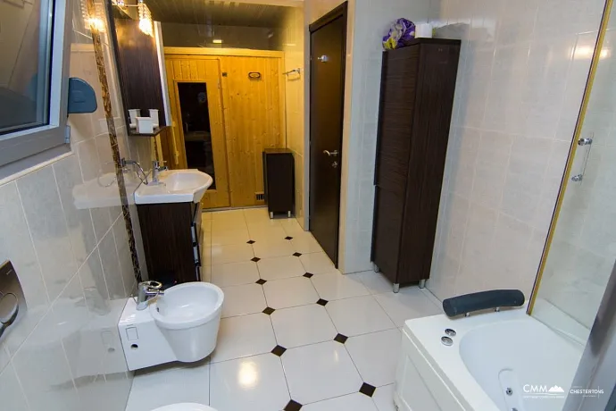 Luxusvilla mit Pool in Budva