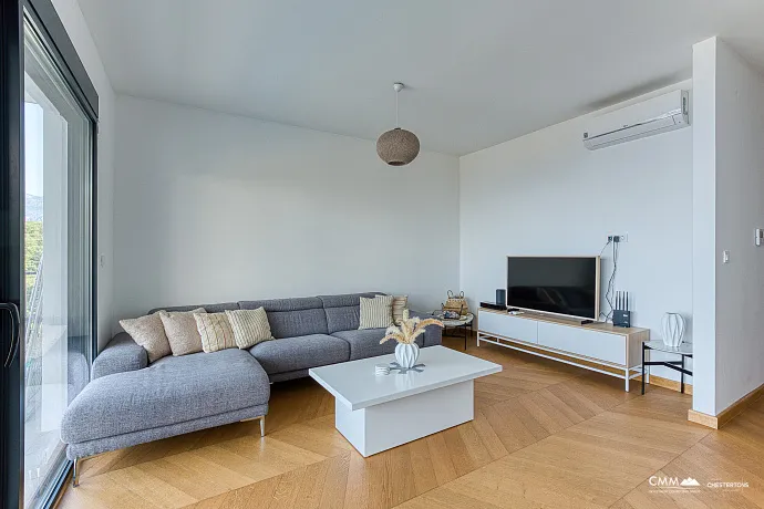 Dreizimmerwohnung in Wohnanlage mit Pool, Blizikuće