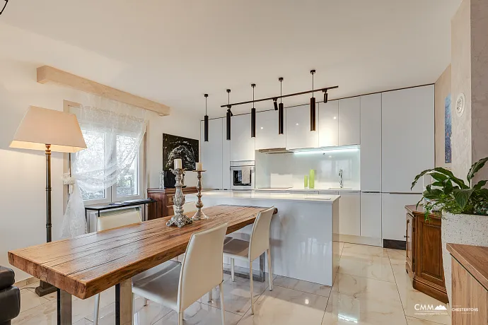 Zweistöckiges geräumiges Haus in Sutomore