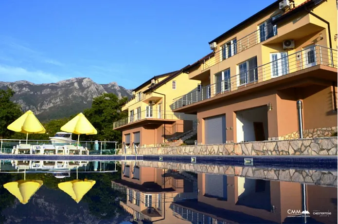 Apartment mit Grundstück in einem Komplex mit Swimmingpool