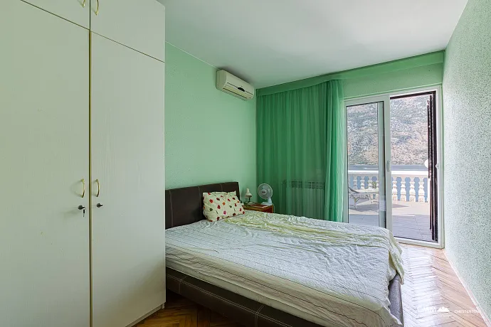 Haus nur 50 Meter vom Meer entfernt – Stoliv