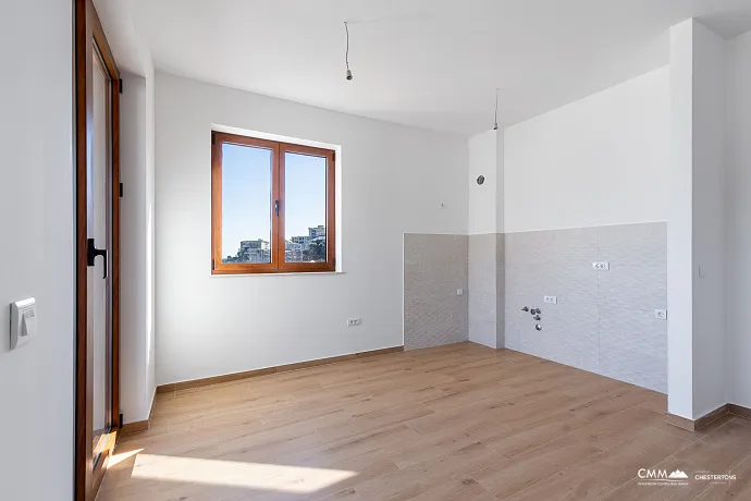 Helle Wohnung mit Meerblick in Budva