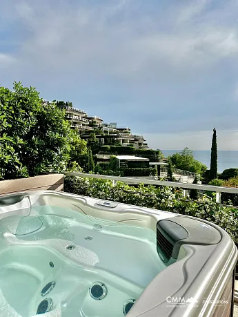 Luxuriöse Wohnung in Budva mit Meerblick