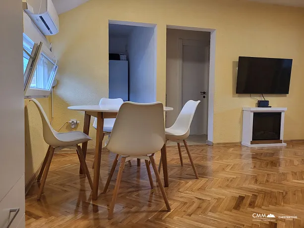 Zweizimmerwohnung in Budva, 60 m², Top-Lage nahe dem Strand