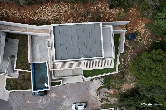 Luxuriöse Neubauvilla mit Panoramablick auf das Meer und die Altstadt von Budva