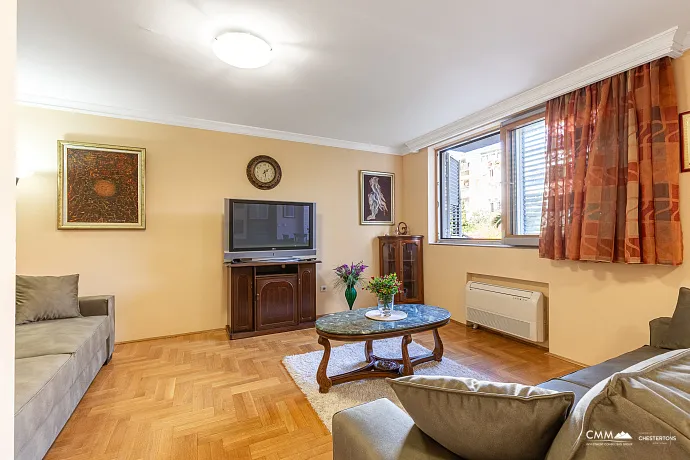 Geräumige Wohnung im Herzen von Budva — in der Nähe der Altstadt und des Strandes