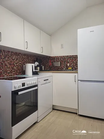 Zweizimmerwohnung in Budva, 60 m², Top-Lage nahe dem Strand