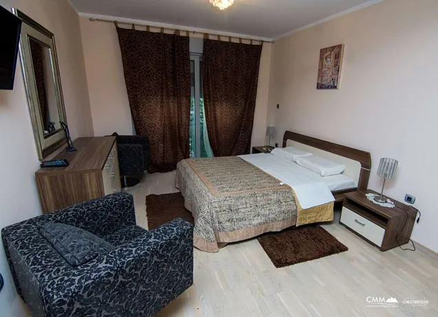 Luxusvilla mit Pool in Budva