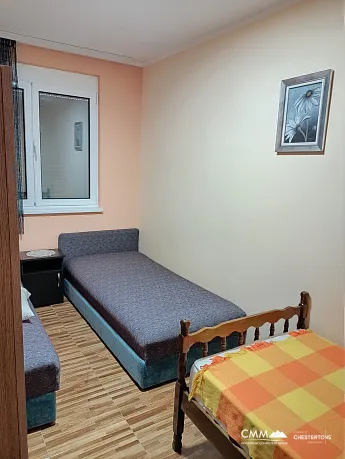 Zweistöckiges Haus mit 6 Schlafzimmern in Misici
