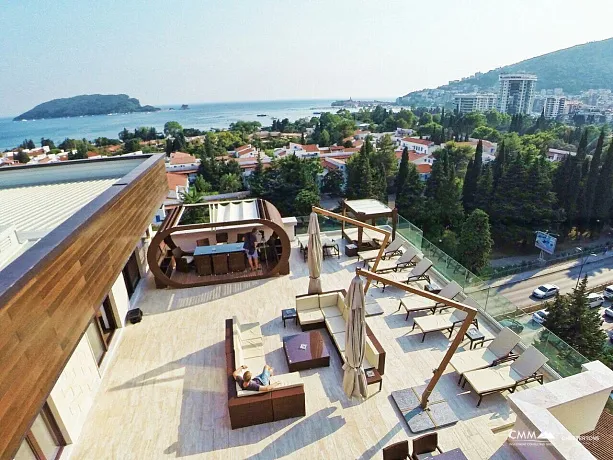 Dachterrasse im Zentrum von Budva