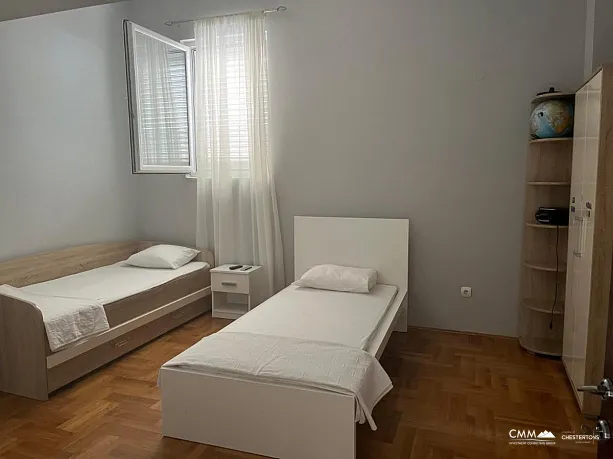 Maisonette-Wohnung mit zwei Schlafzimmern in Budva mit Meerblick