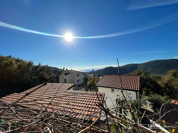 Haus von 50 m² auf einem Grundstück von 355 m² in Budva