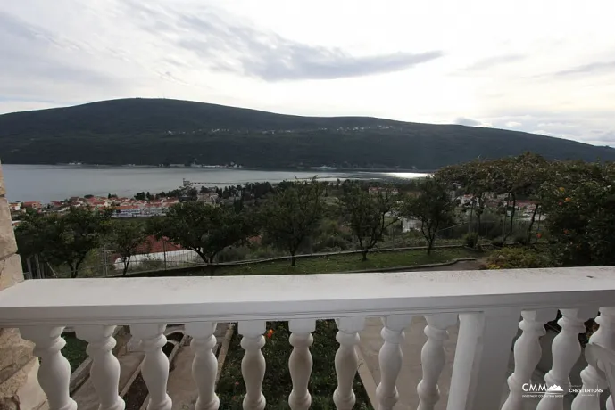 Haus mit herrlichem Meerblick in Djenovici