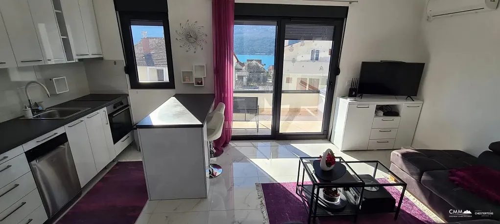 Apartment mit zwei Schlafzimmern und Meerblick in Djenovici