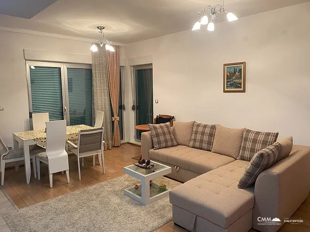 Zwei-Zimmer-Wohnung zum Verkauf in der Nähe des Meeres in Kotor