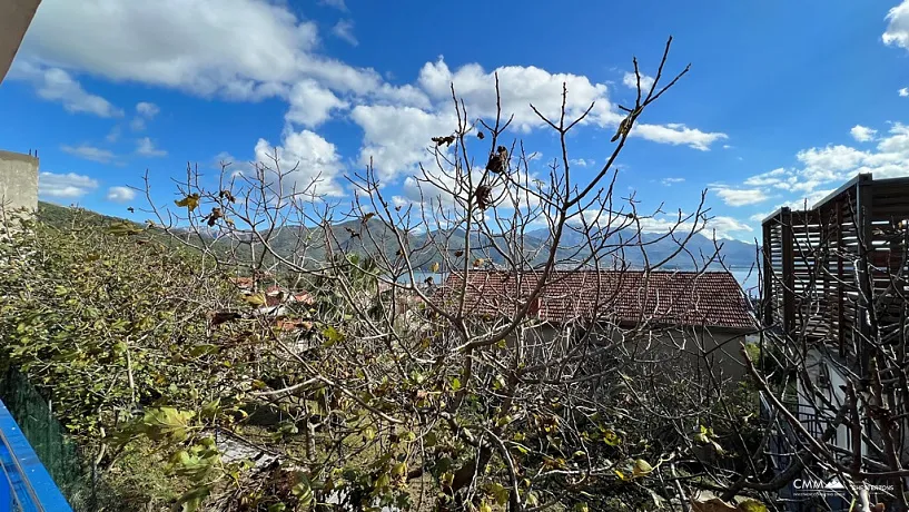 Studio 33m2 mit teilweisem Meerblick in Herceg Novi, Bijela