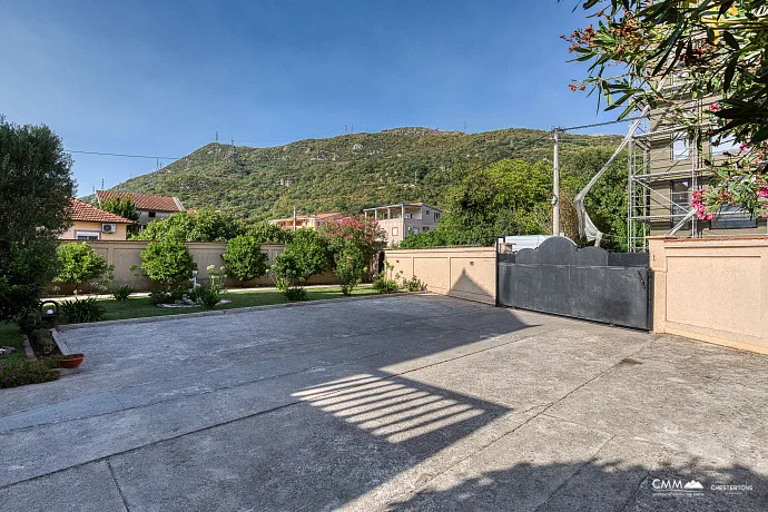 Zu verkaufen: Tourismus- und Gastronomiekomplex bei Budva – Lastva Grbaljska