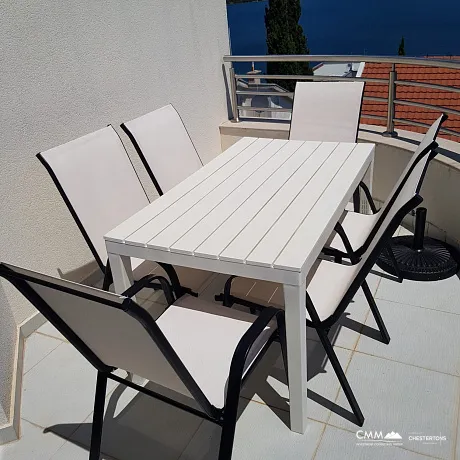 Zweizimmerwohnung mit Meerblick, 60 m vom Strand entfernt – Tivat