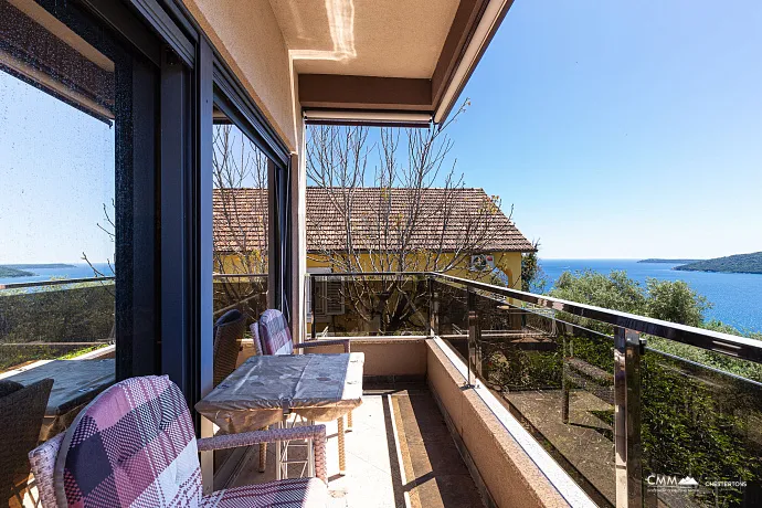 Ausgezeichnete Villa im Zentrum von Herceg Novi