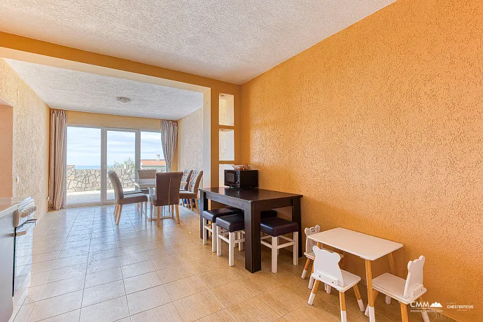 Ein Haus in Sutomore mit Panoramablick auf das Meer 140 m2