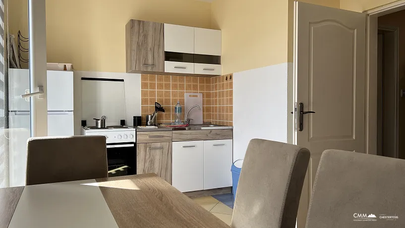 Geräumige Wohnung 54m2 mit teilweisem Meerblick in Herceg Novi, Bijela