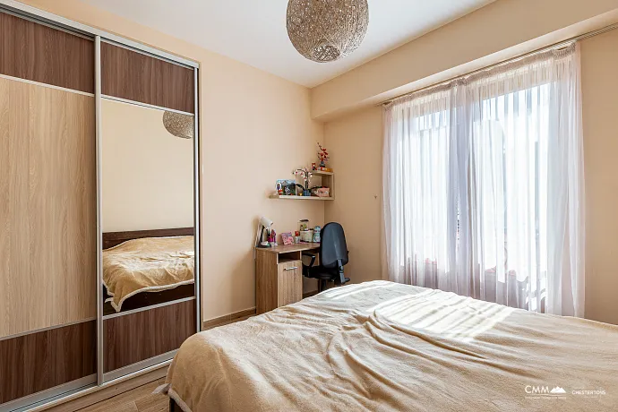 Zwei-Zimmer-Wohnung mit Meerblick.