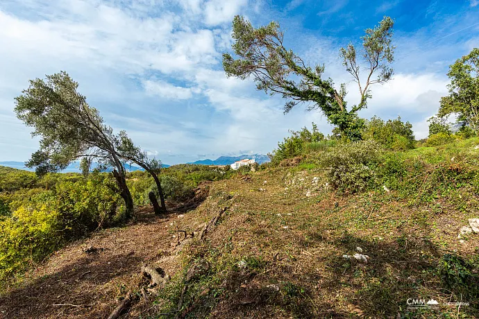 Grundstück zum Verkauf in Reževići, 975 m²