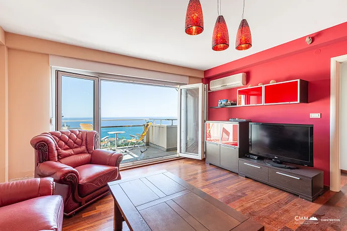 Drei-Zimmer-Wohnung in Petrovac mit Meerblick