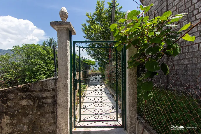 Spektakuläre Villa mit Pool und Blick auf die Bucht von Kotor