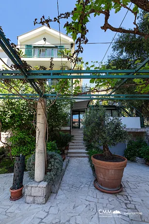 Geräumiges Haus in Budva